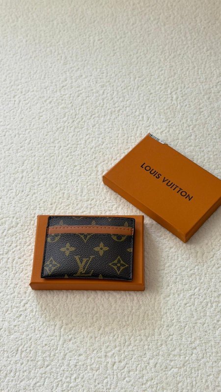 جزدان بطاقات LV