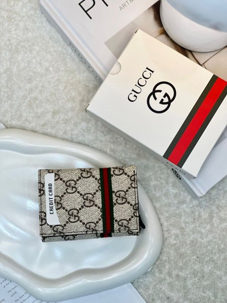 جزدان بطاقات CUCCI كوالتي ماستر