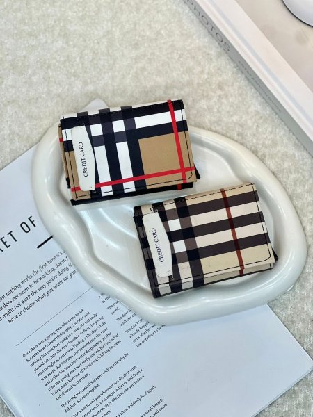 جزدان بطاقات Burberry كوالتي ماستر