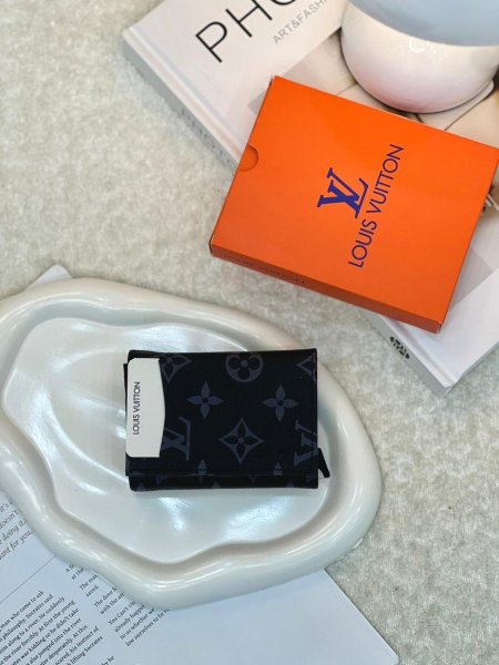 جزدان بطاقات Lv كوالتي ماستر
