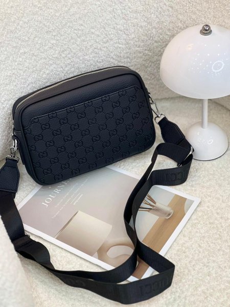شنطة كتف cucci كوالتي ماستر 👝