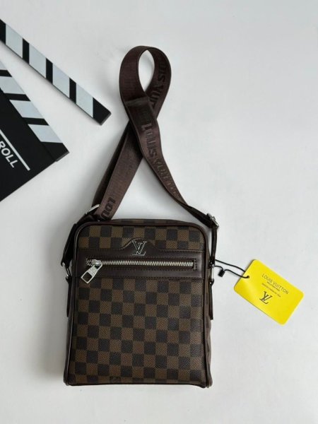 شنطة كتف LV كوالتي ماستر 👝