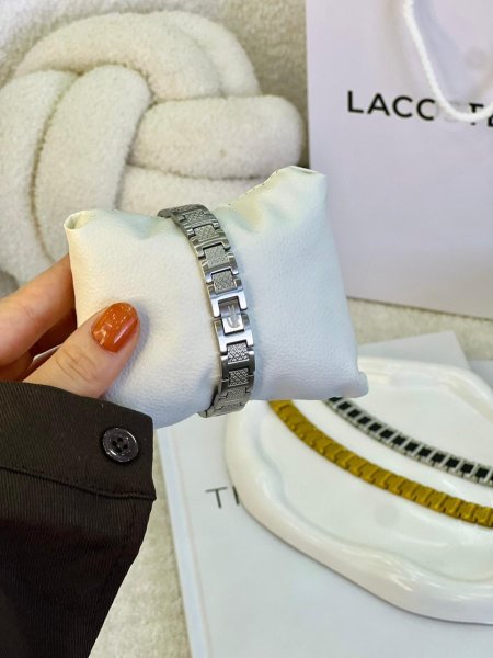أسواره  رجالية Lacoste ستانلس ستيل شامل العلبة الاصليه 🐊