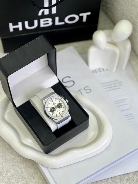 ساعة HUBLOT كوالتي ماستر شامل العلبة ⌚️