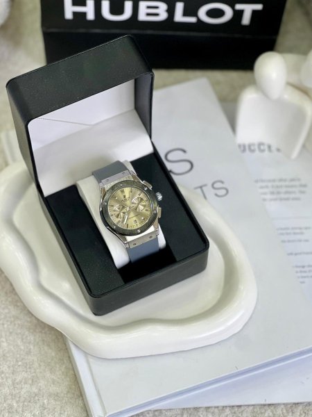 ساعة HUBLOT كوالتي ماستر شامل العلبة ⌚️