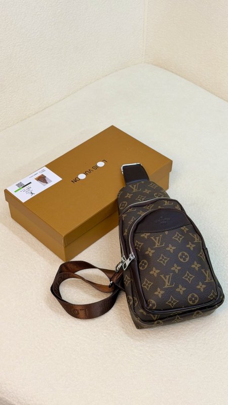 شنطة كتف LV كوالتي ماستر شامل علبة 🎒