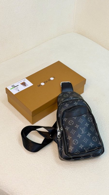 شنطة كتف LV كوالتي ماستر شامل علبة 🎒