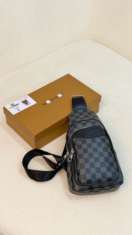 شنطة كتف LV كوالتي ماستر شامل علبة 🎒