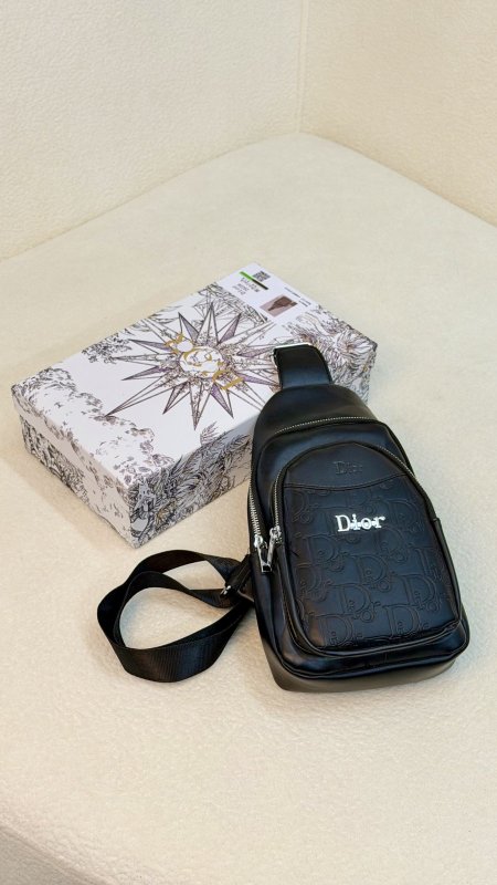 شنطة كتف Dior كوالتي ماستر شامل علبة 🎒