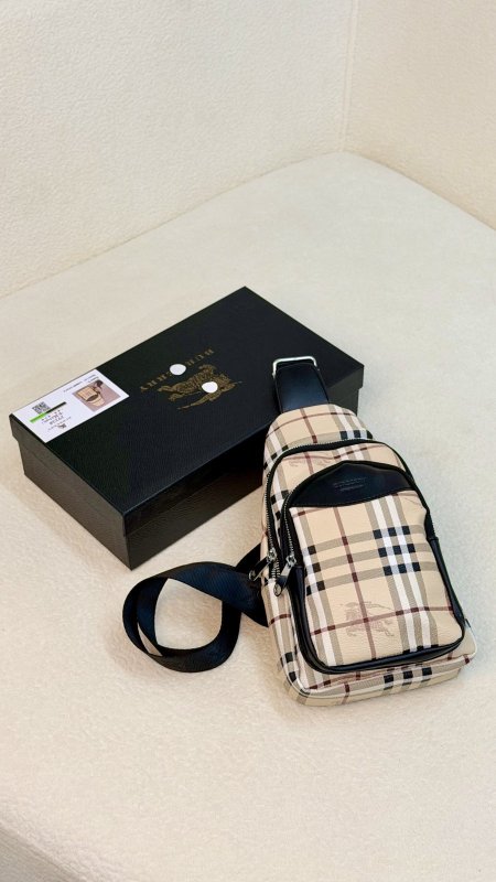 شنطة كتف BURBERY كوالتي ماستر شامل علبة 🎒