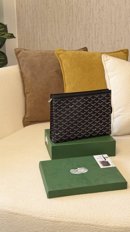 كلتش شبابي كوالتي ماستر شامل علبة 👝
