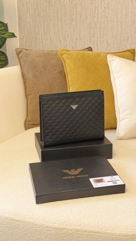 كلتش شبابي كوالتي ماستر شامل علبة 👝
