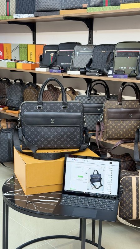 شنطة لابتوب كوالتي ماستر 💻 المقاس الطول 30 سم العرض 38 سم