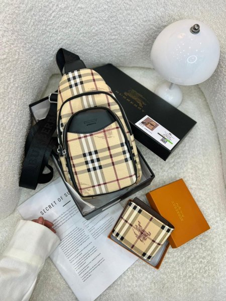 شنطة كتف + جزدان  Burbery كوالتي ماستر شامل علبة 🛍️