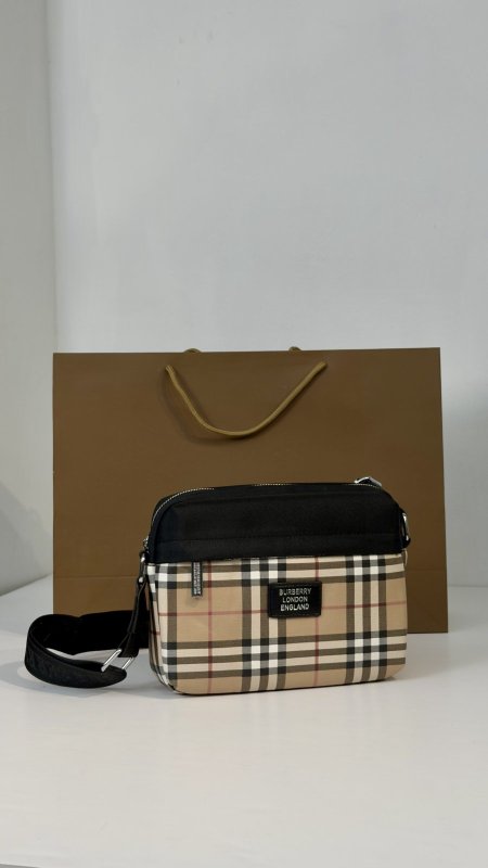 شنطة كتف BURBERRY كوالتي ماستر 👝
