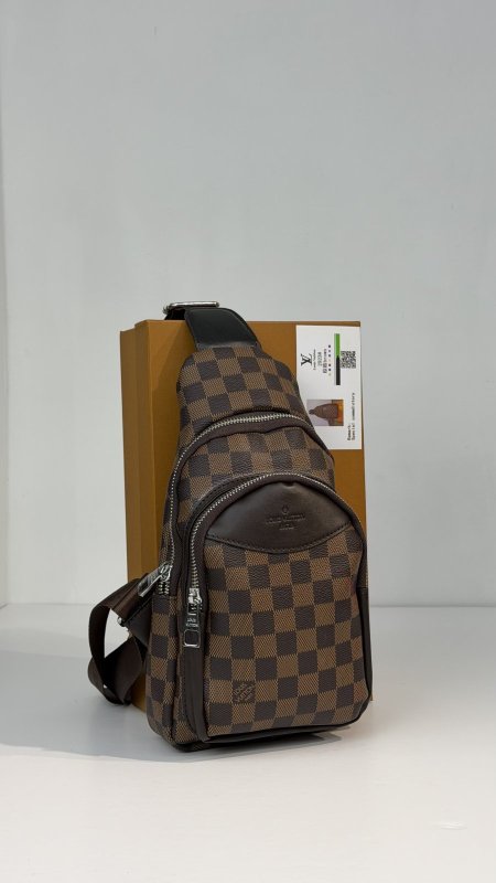 شنطة LV كوالتي ماستر شامل علبة 🎒