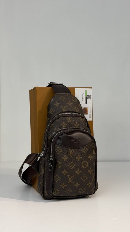 شنطة كتف LV كوالتي ماستر شامل علبة 🎒