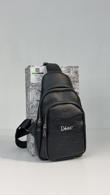 شنطة كتف Dior كوالتي ماستر شامل علبة 🎒