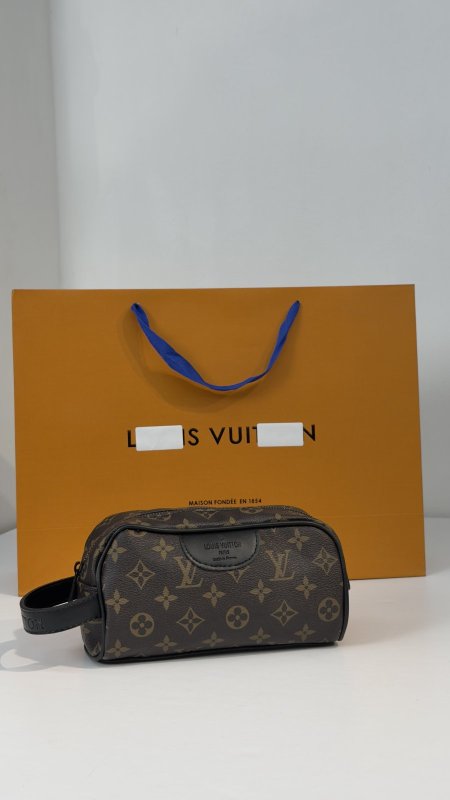 شنطة يد LV كوالتي ماستر