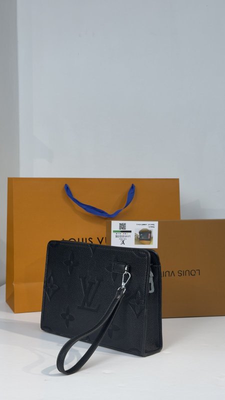 كلتش شبابي كوالتي ماستر شامل علبة 👝