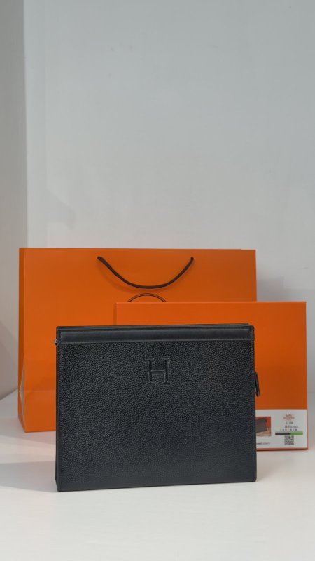 كلتش شبابي كوالتي ماستر شامل علبة 👝