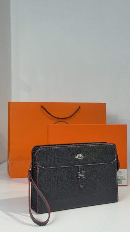 كلتش شبابي كوالتي ماستر شامل علبة 👝