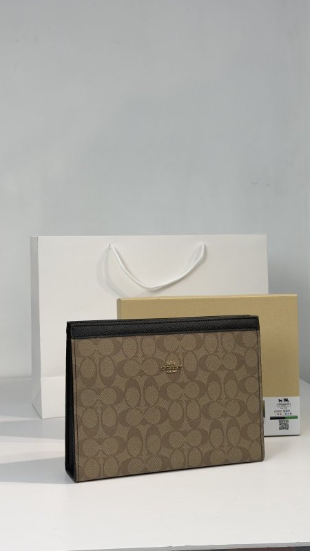 كلتش شبابي كوالتي ماستر شامل علبة 👝