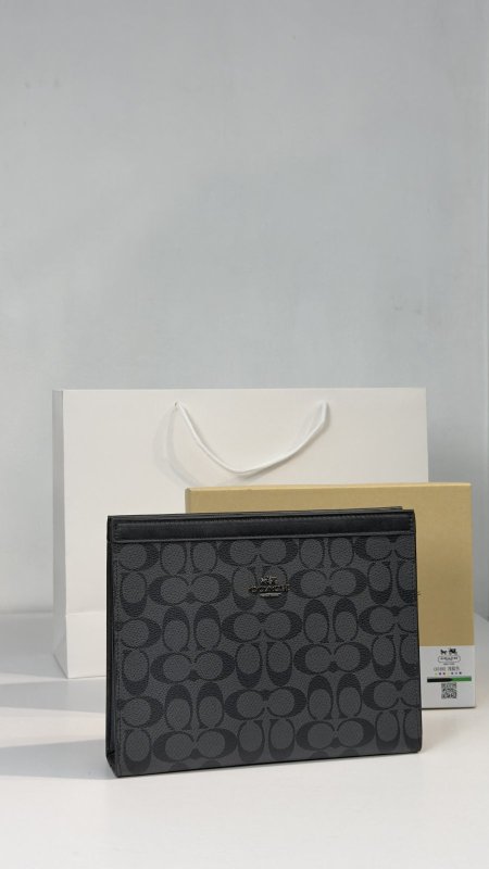 كلتش شبابي كوالتي ماستر شامل علبة 👝