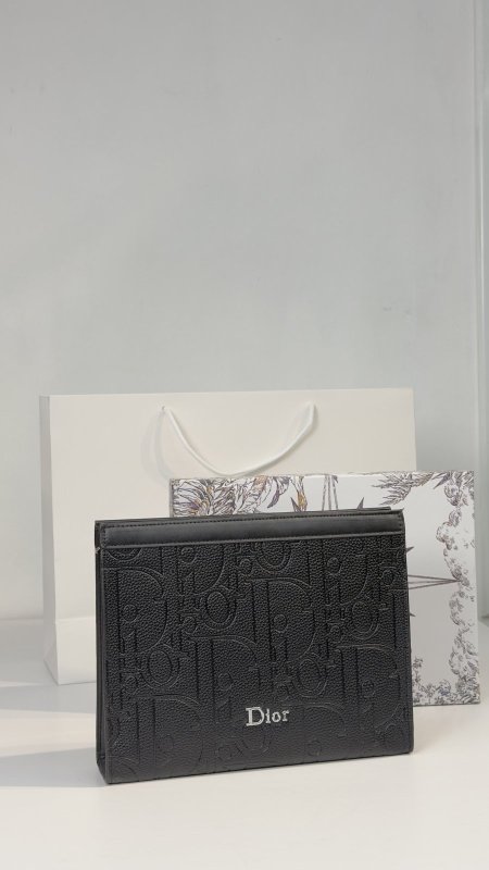 كلتش شبابي كوالتي ماستر شامل علبة 👝