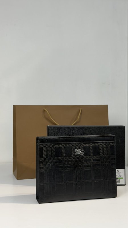 كلتش شبابي كوالتي ماستر شامل علبة 👝