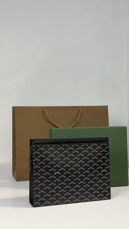 كلتش شبابي كوالتي ماستر شامل علبة 👝