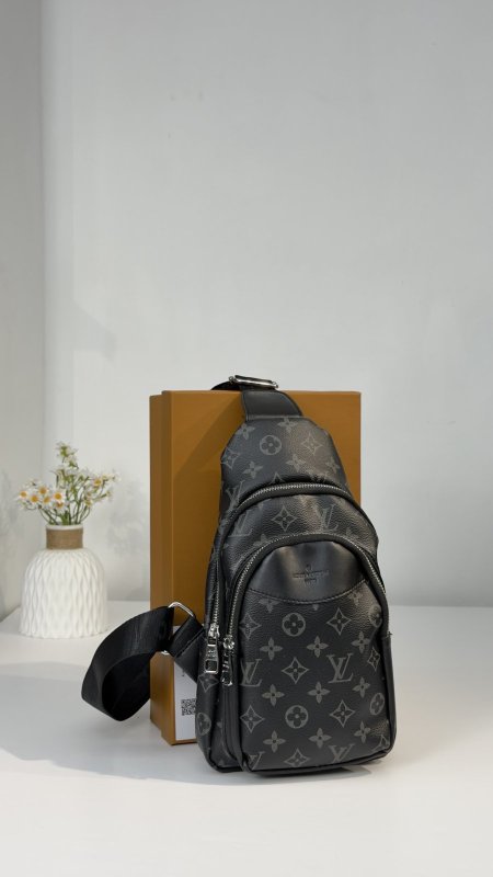 شنطة كتف كوالتي ماستر شامل علبة 🎒