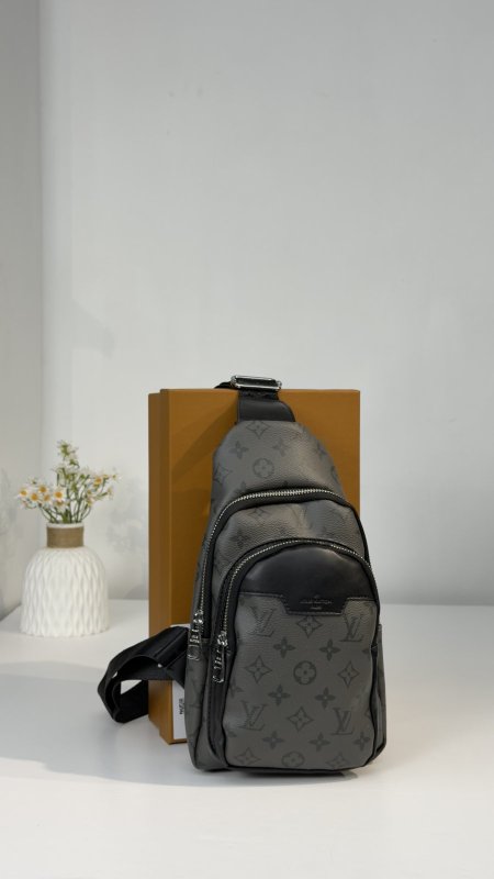 شنطة كتف كوالتي ماستر شامل علبة 🎒
