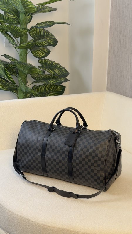 شنطة سفر LV 🧳 كوالتي ماستر مقاس 60 CM 🎒