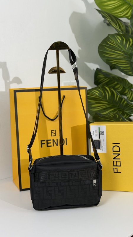 شنطة كتف كوالتي ماستر شامل علبة 👝