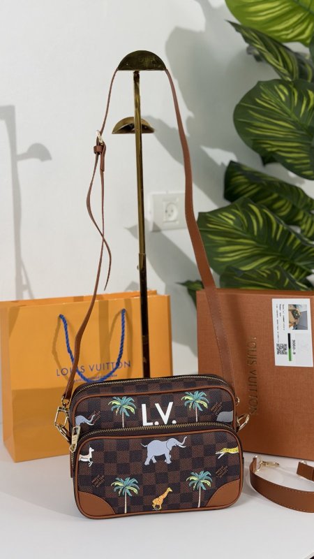 شنطة كتف كوالتي ماستر شامل علبة 👝