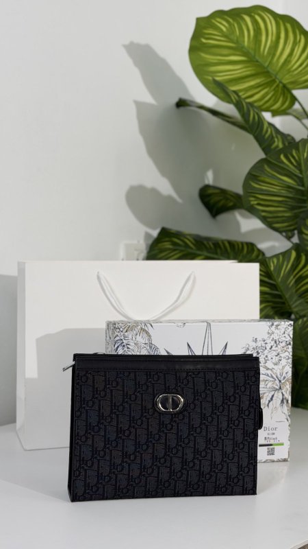 كلتش شبابي كوالتي ماستر شامل علبة 👝