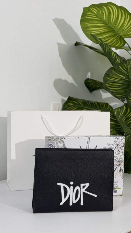 كلتش شبابي كوالتي ماستر شامل علبة 👝