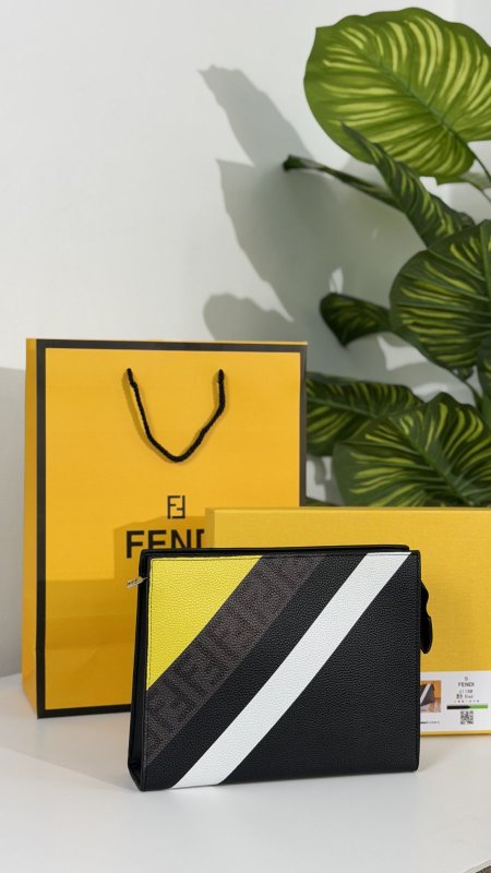 كلتش شبابي كوالتي ماستر شامل علبة 👝