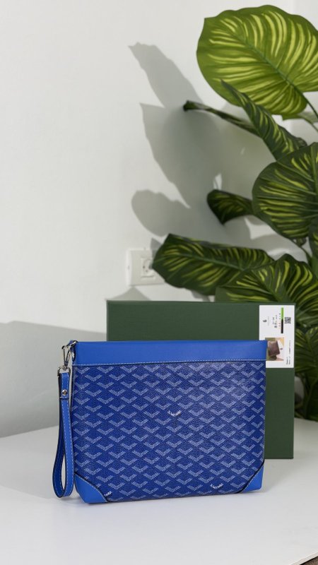 كلتش شبابي كوالتي ماستر شامل علبة 👝