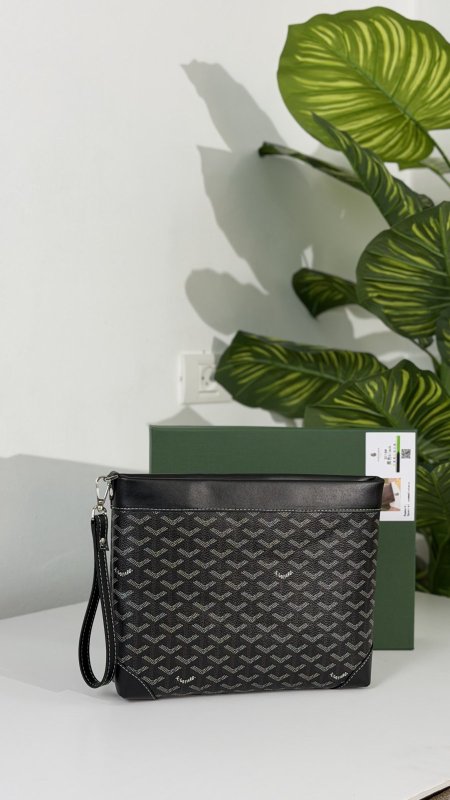 كلتش شبابي كوالتي ماستر شامل علبة 👝